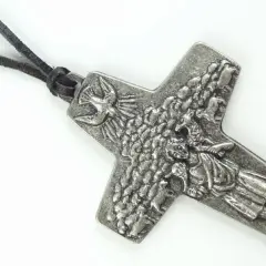 Znaczenie i symbolika krzyża dobrego pasterza w tradycji katolickiej