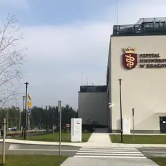 Kompleksowa opieka całodobowa w Krakowie: co warto wiedzieć przed wyborem