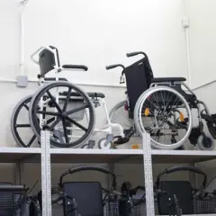 Bezpłatna wypożyczalnia sprzętu rehabilitacyjnego w Krakowie: Jak skorzystać?