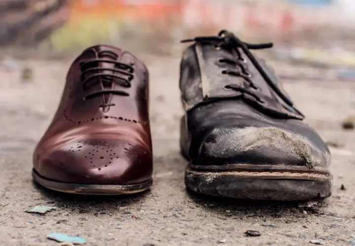 Gdzie wyrzucić zniszczone buty? Poznaj nowe przepisy i lokalizacje