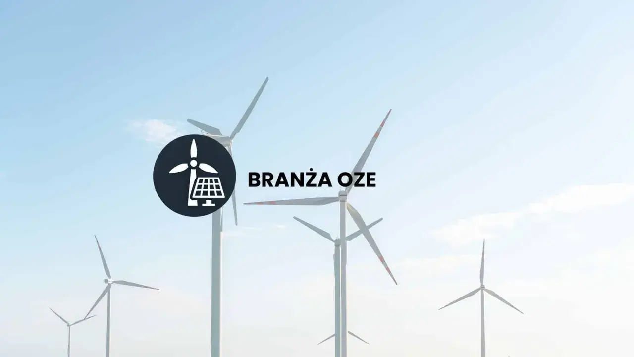 Wiatraki i panele słoneczne symbolizują branżę OZE. Dowiedz się, co to jest OZE i jak wpływa na przyszłość energetyki.